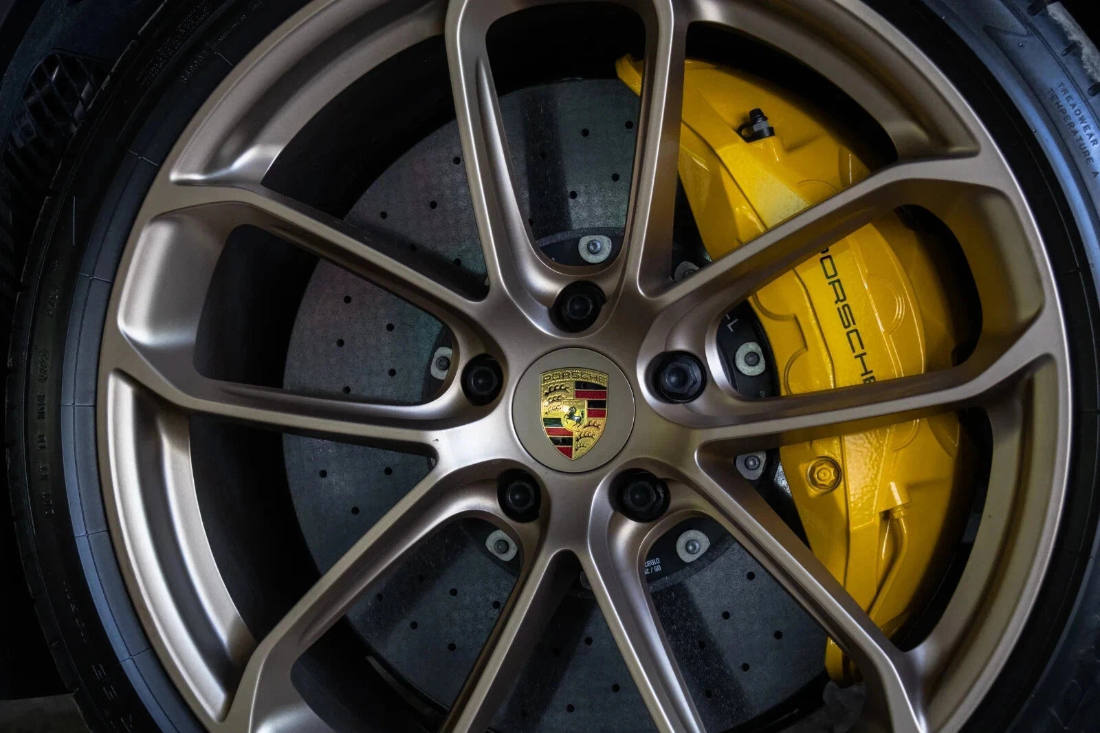 AKEBONO FRONT+REAR NEW CALIPERS for OEM 2017-2024 Porsche Cayenne /Cayenne TURBO GT GTS